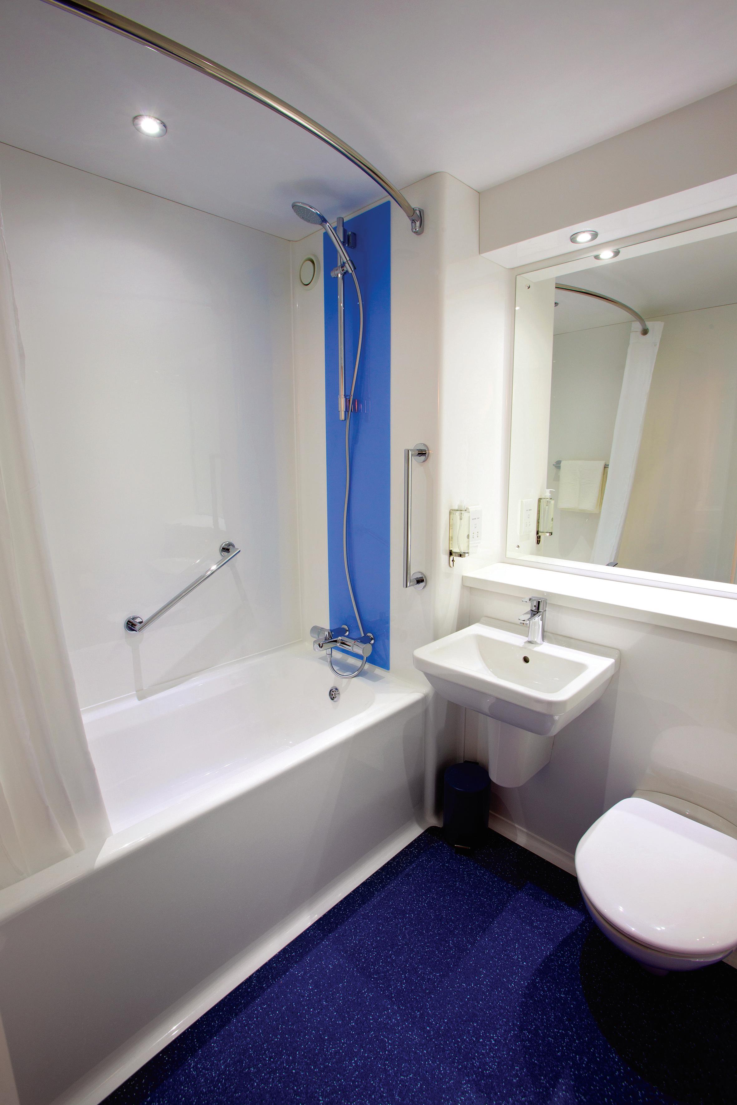 TRAVELODGE MANCHESTER CENTRAL ARENA — 8
