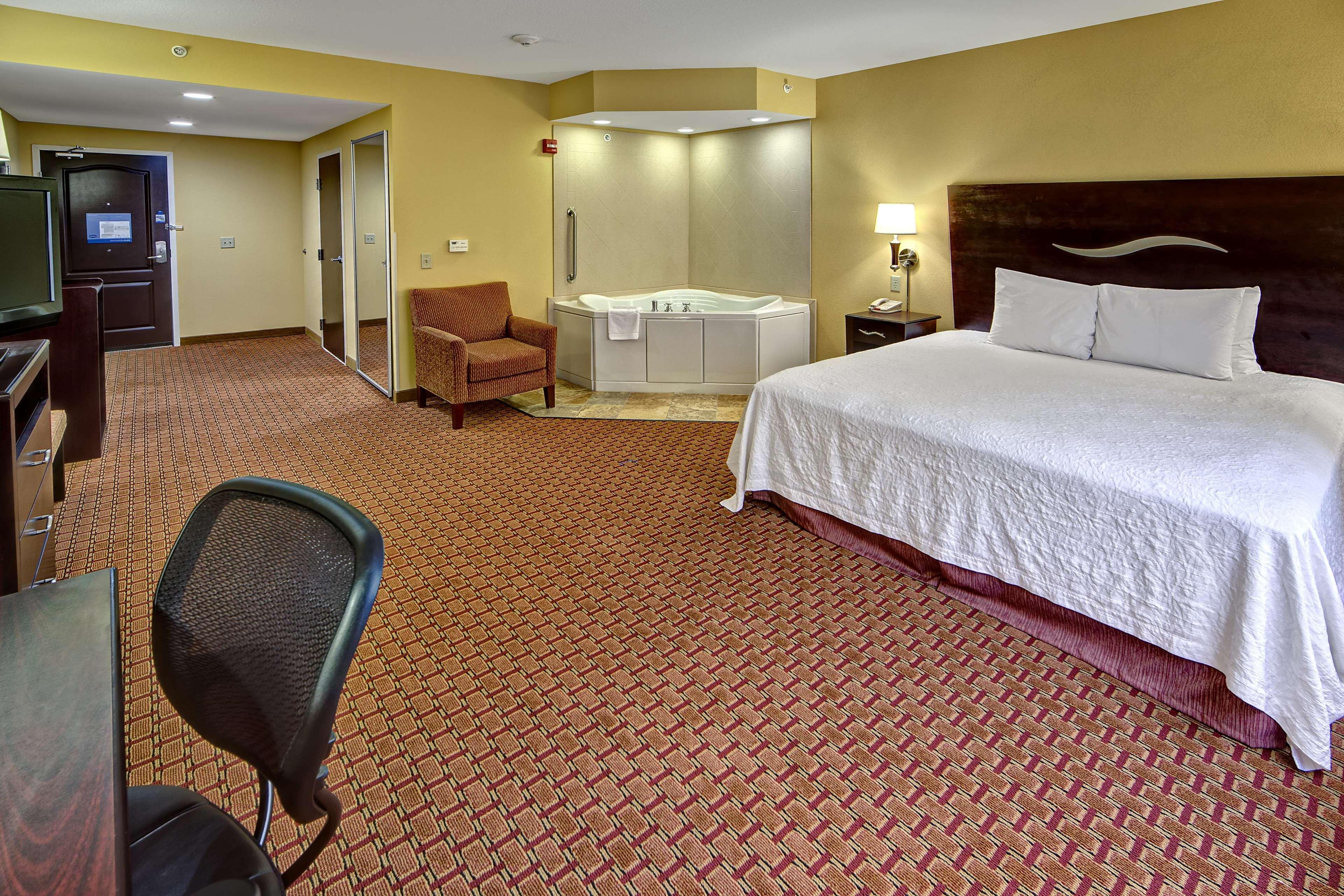Hampton Inn Galax — 10