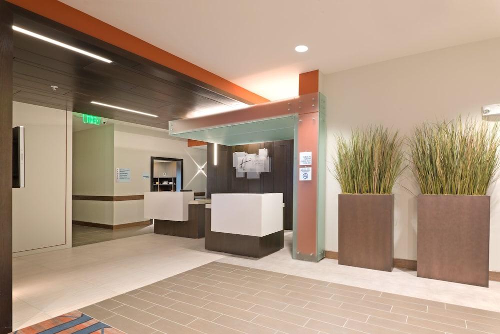 Holiday Inn Express and Suites Hot Springs — 6