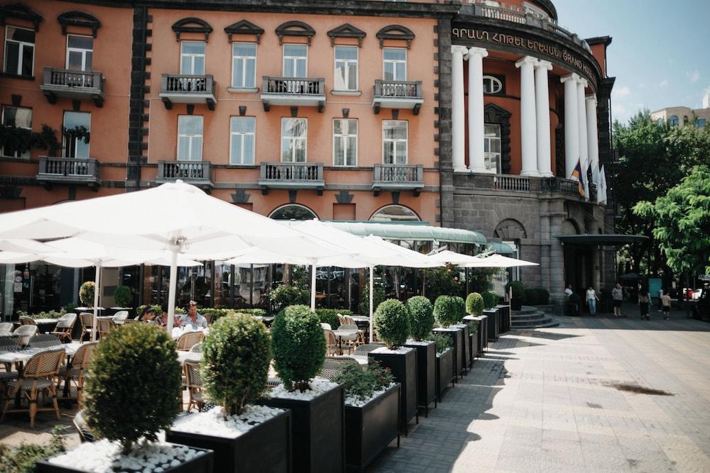 GRAND HOTEL YEREVAN — 6