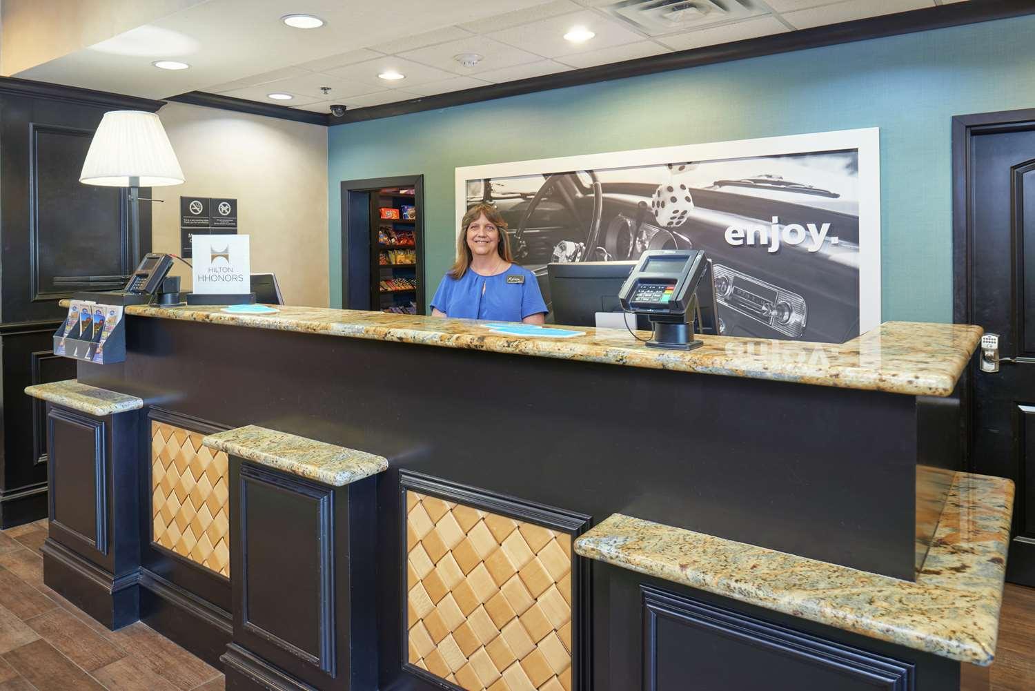 Hampton Inn & Suites Decatur — 9