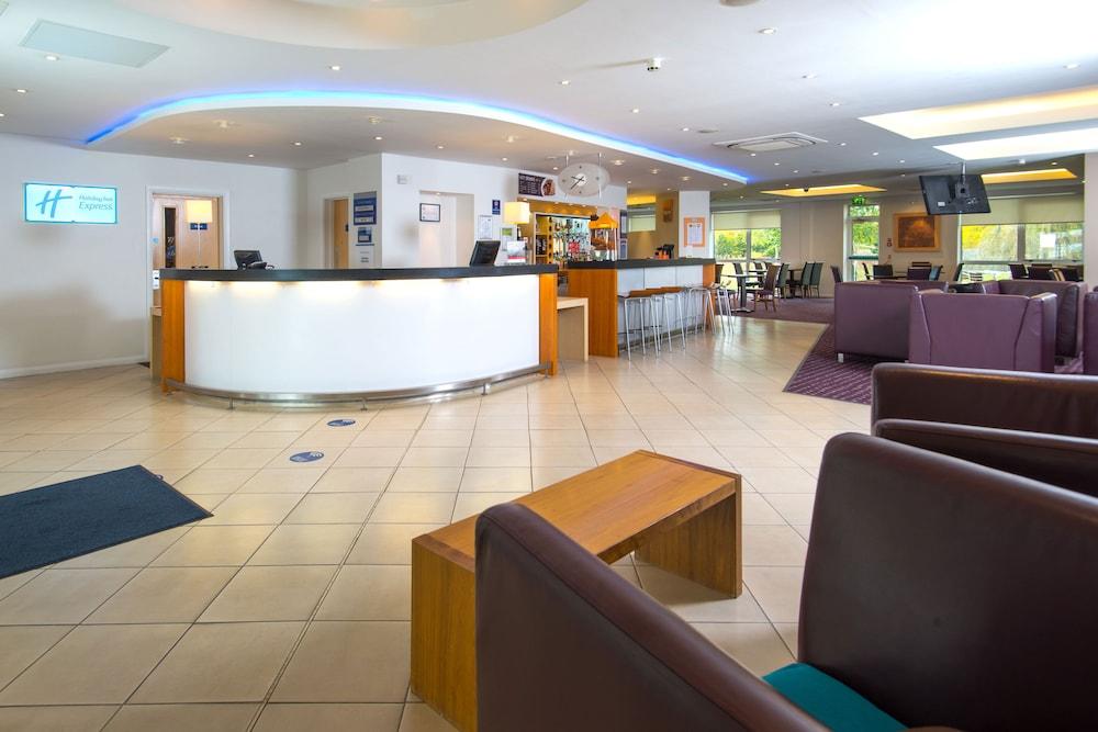 EXPRESS BY HOLIDAY INN BEDFORD — 2