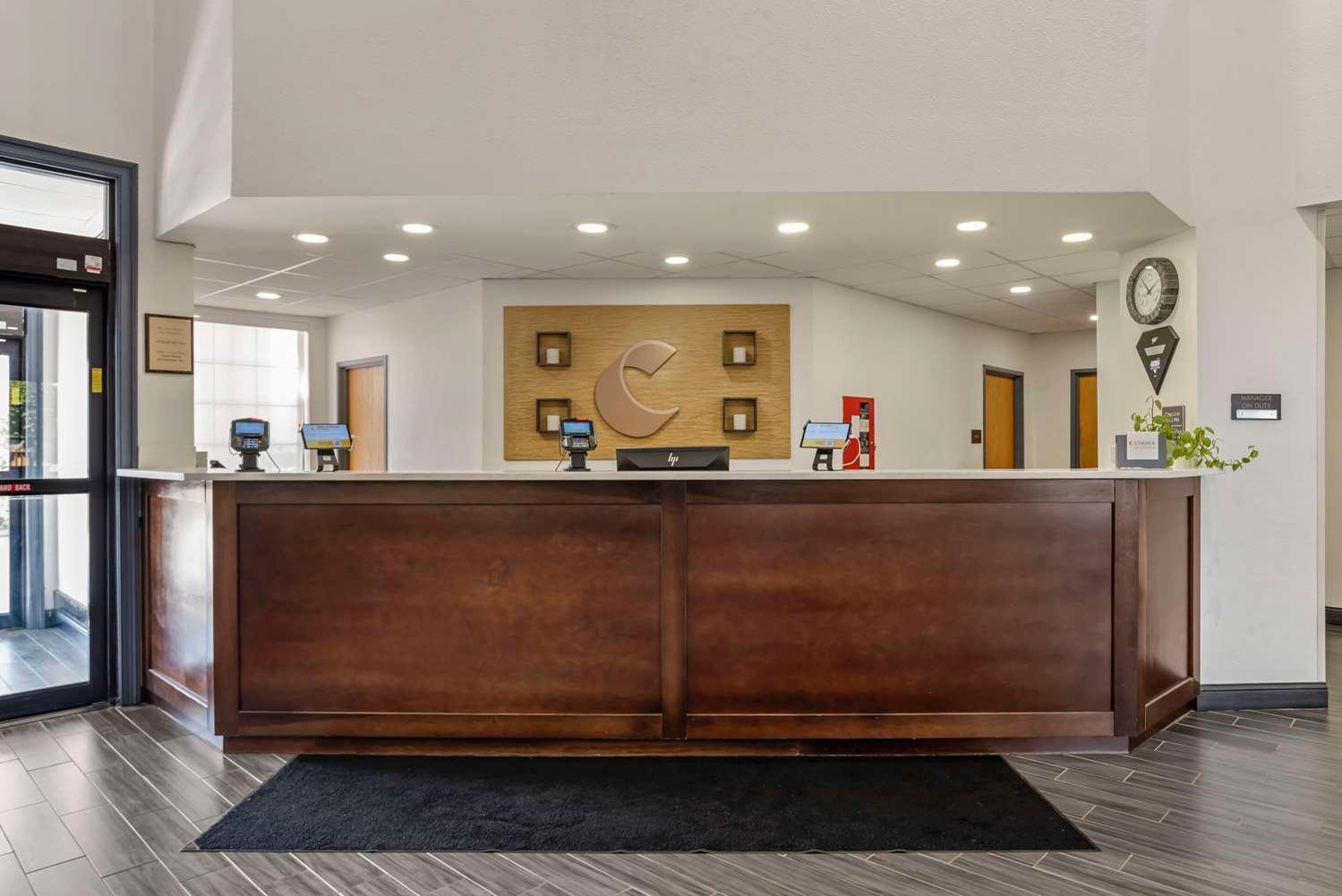 Comfort Suites Hattiesburg near University — 4