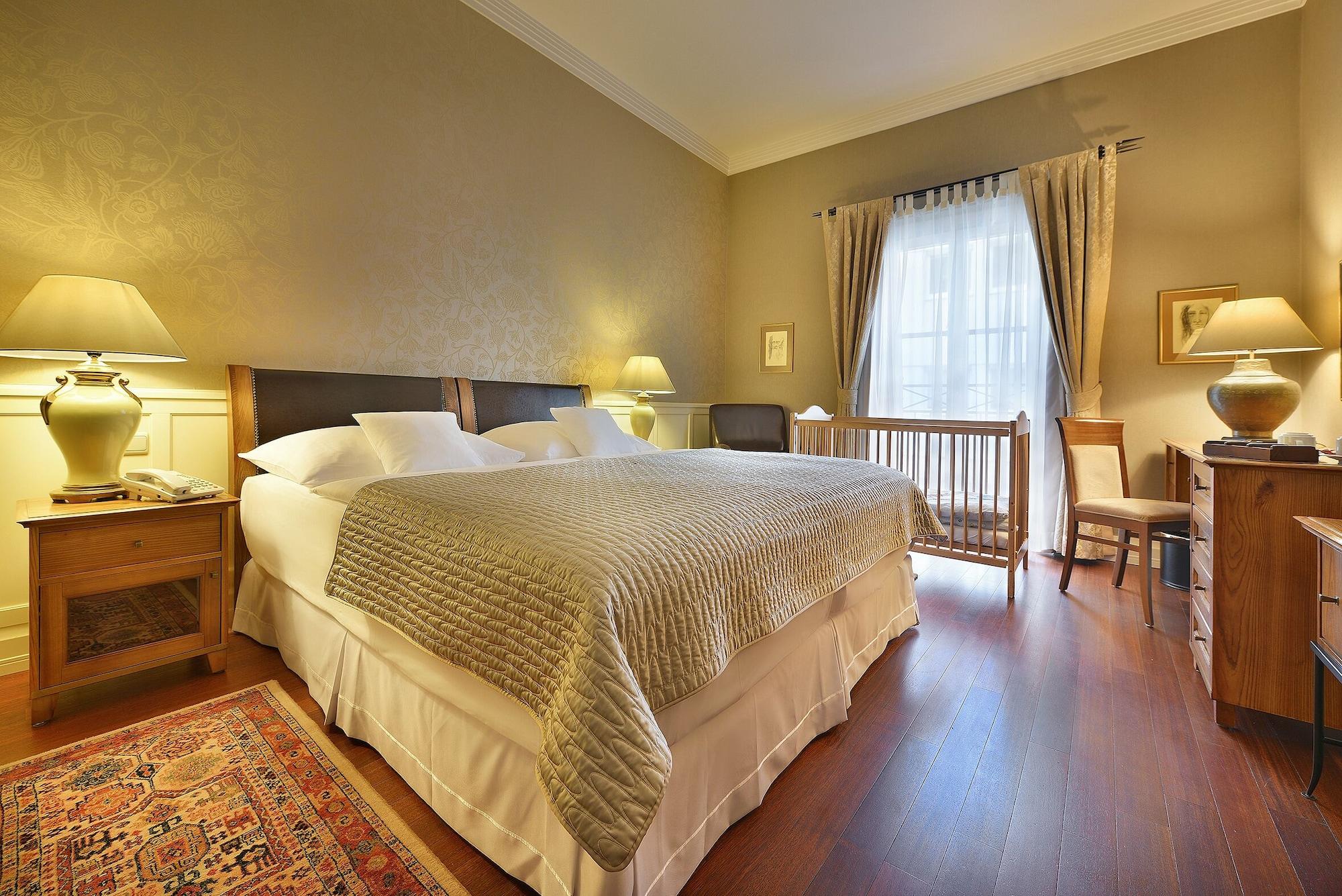 MARROL'S HOTEL — 8