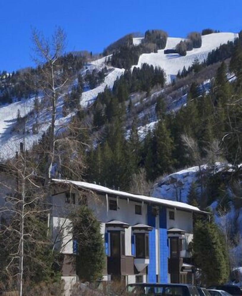 St. Moritz Lodge & Condominiums — 6