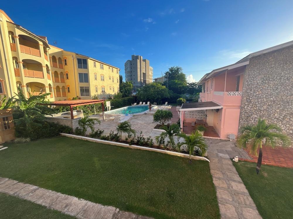 Monteray Apartment Hotel 1248068 — 6