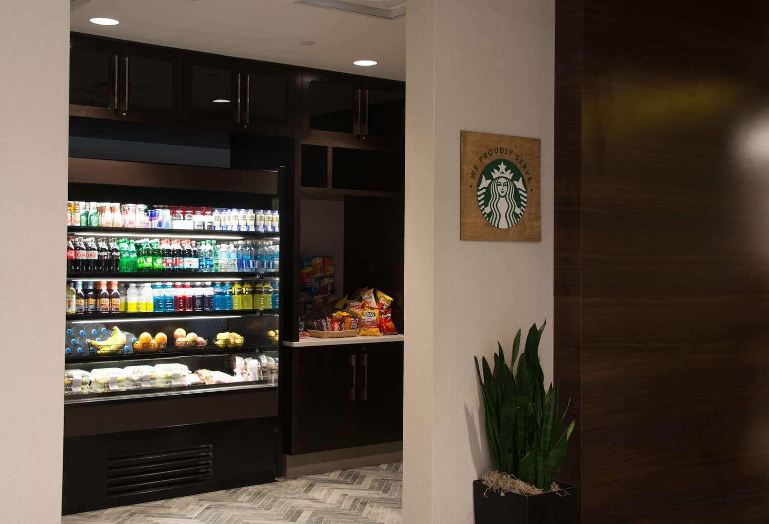 Doubletree By Hilton Hotel Syracuse — 7