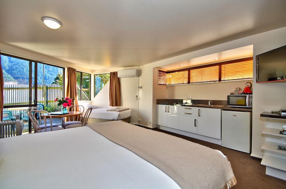 Melbourne Lodge — 9