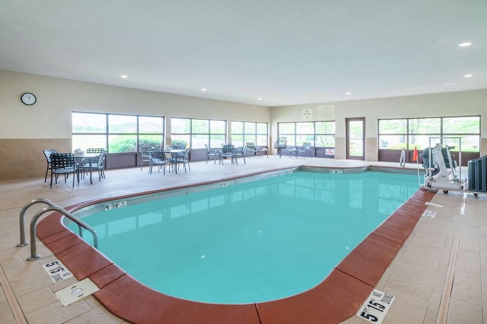Hampton Inn Corydon — 4