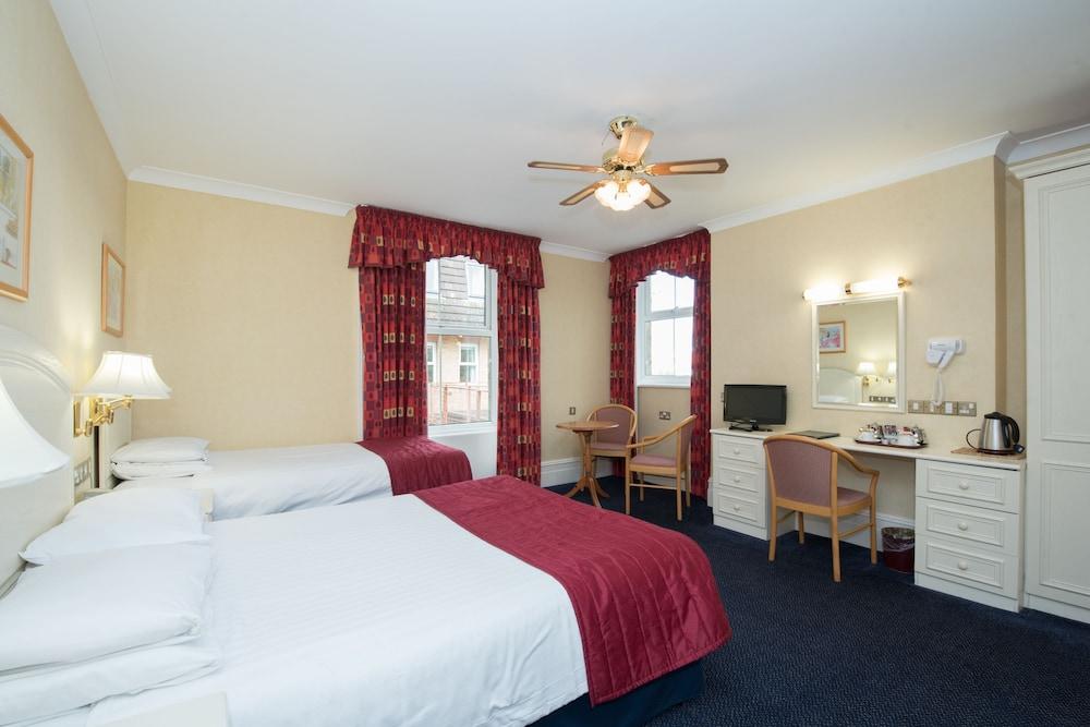 Elstead Hotel — 5