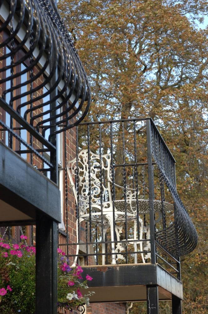 Cotswold Lodge Hotel — 4