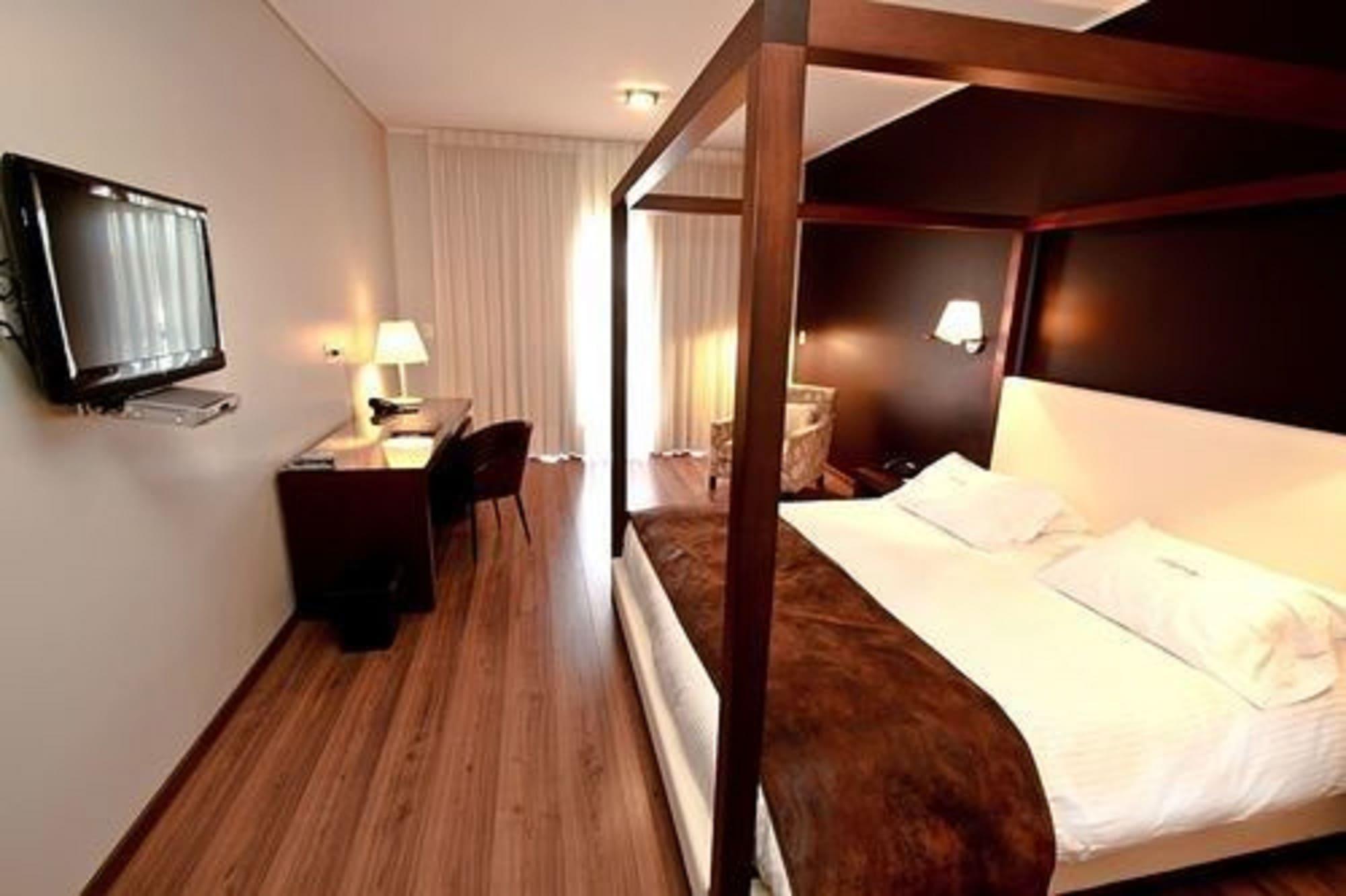 Regency Park Hotel — 10