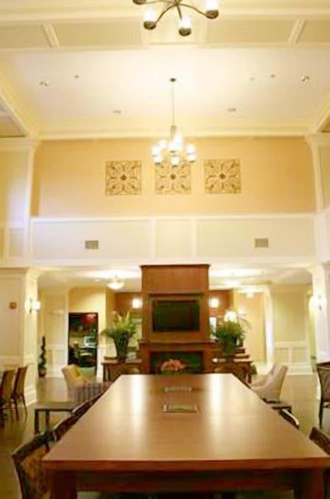 Hampton Inn and Suites Sevierville at Stadium Drive — 5