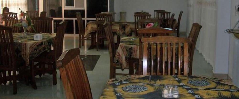 Wadoma Royale Hotel 1219498 — 6