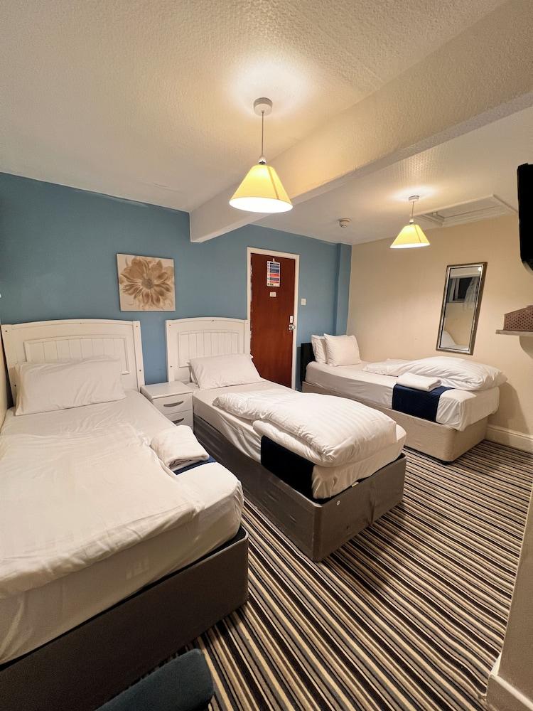 The New Oxford Hotel — 5