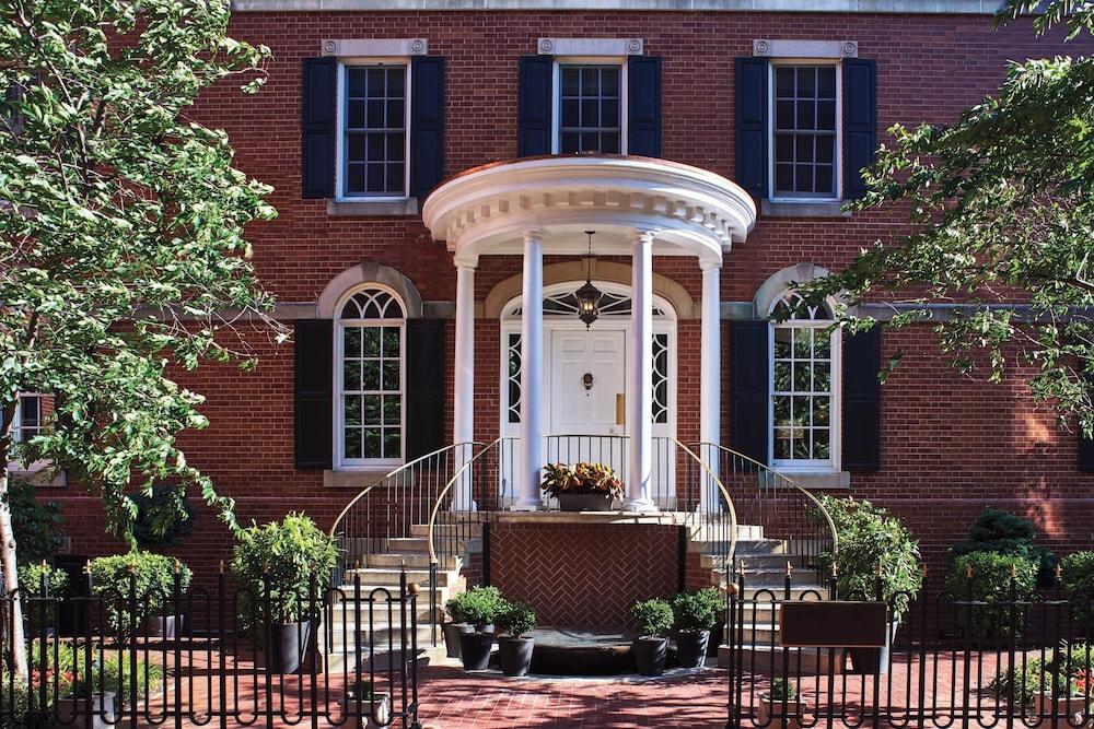 Morrison House Old Town Alexandria, Autograph Collection — 3