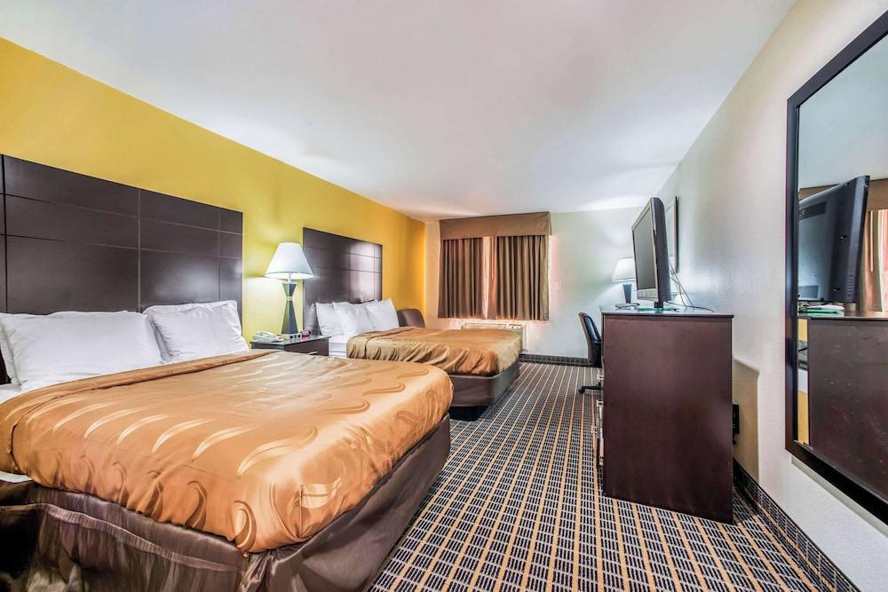 Quality Inn Carbondale University Area — 7