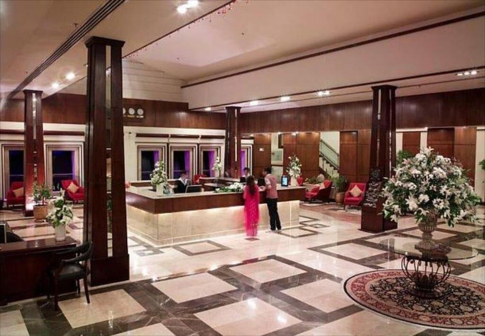 ISLAMABAD MARRIOTT HOTEL — 2