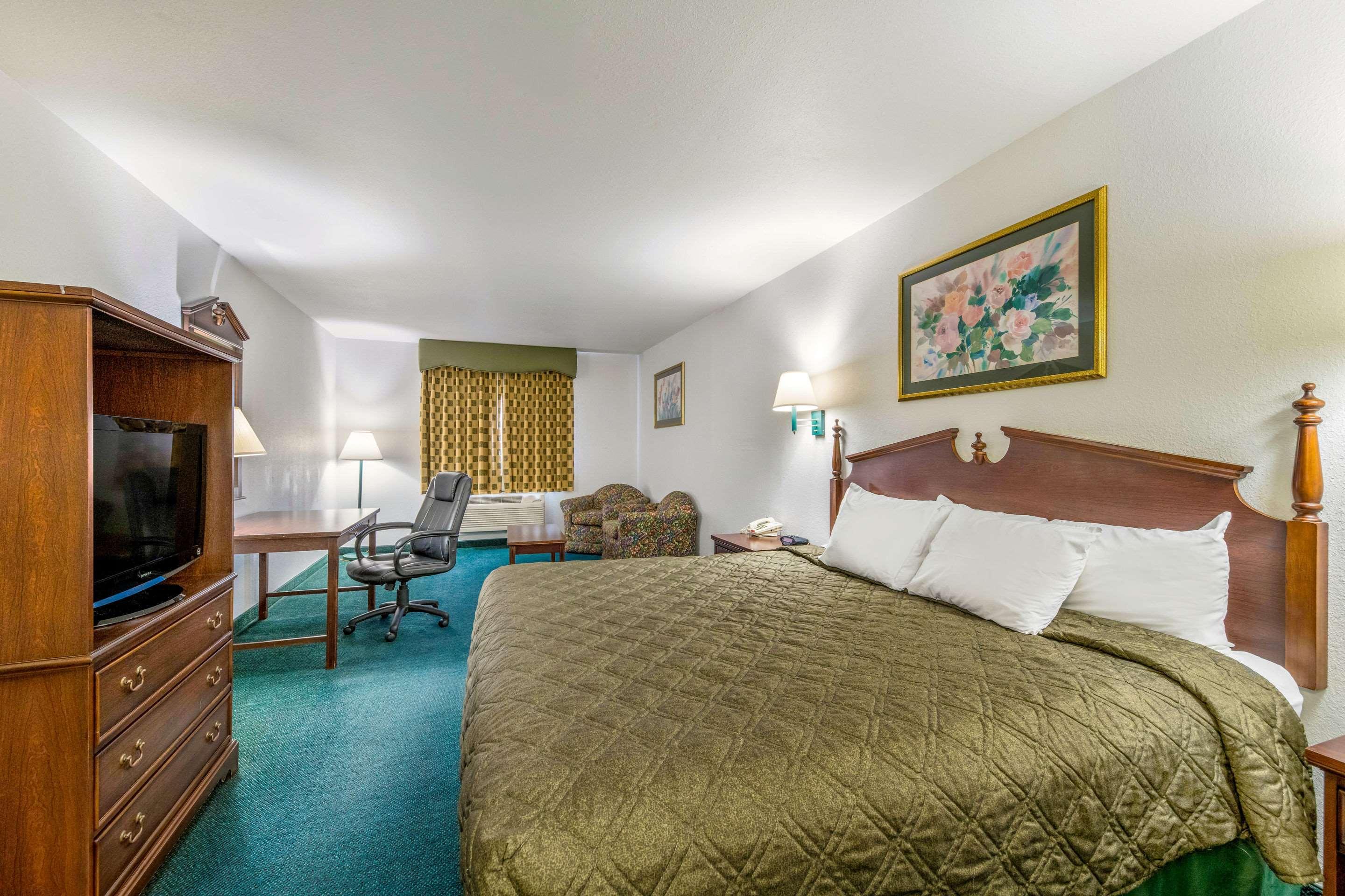 Rodeway Inn Decatur — 5