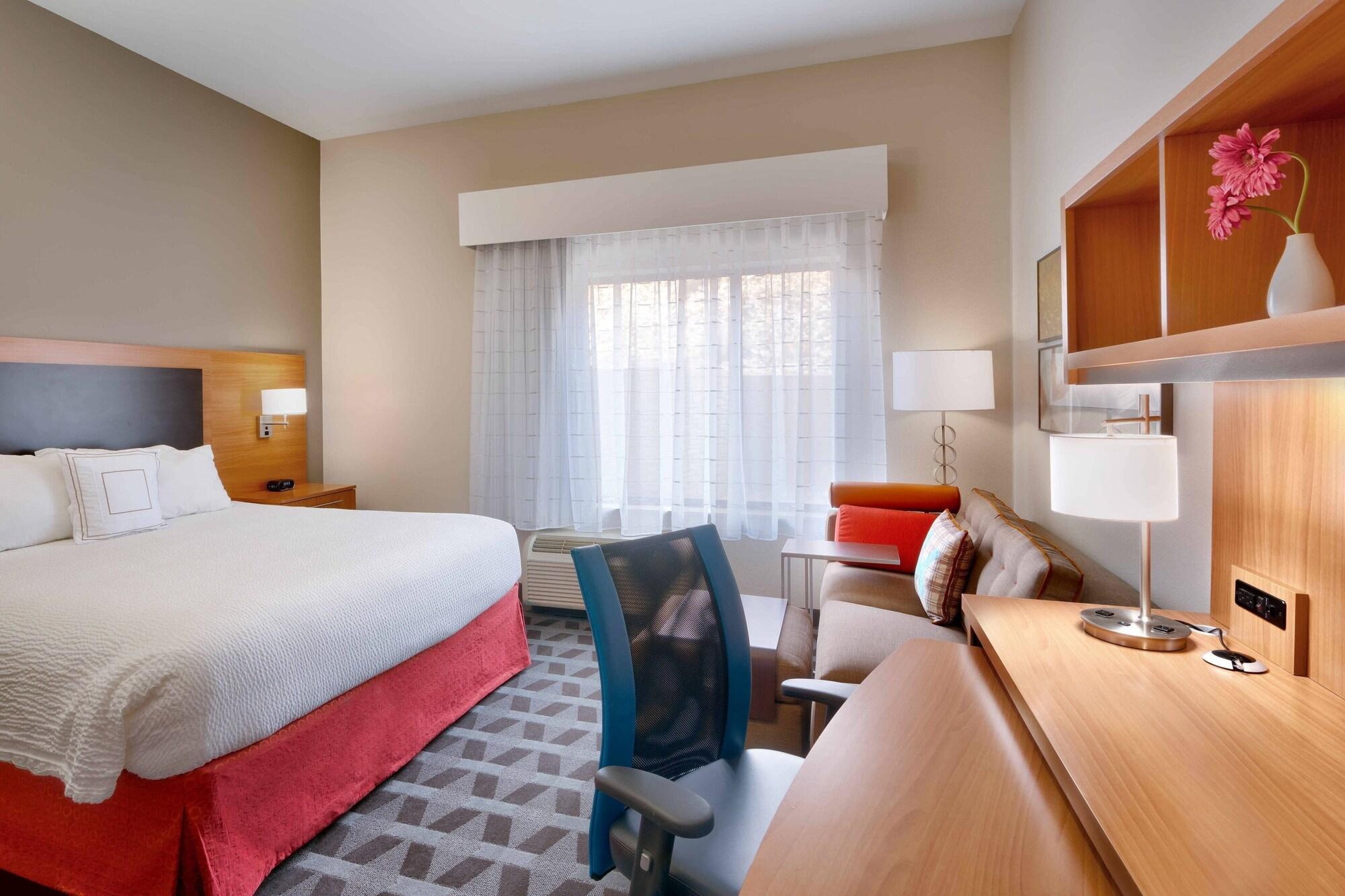 TownePlace Suites Elko — 10