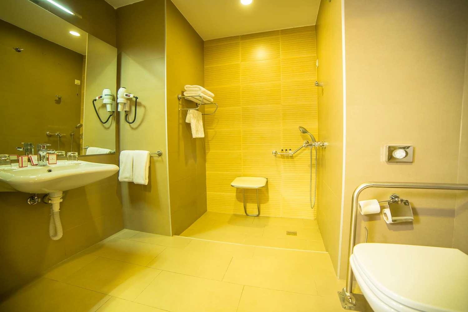 Ramada by Wyndham Podgorica — 3
