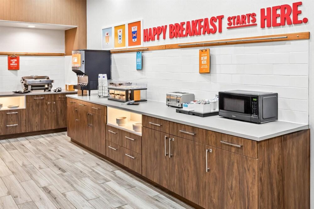 Hampton Inn & Suites Farmington, NM — 4