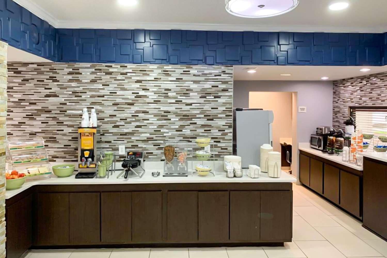 Quality Inn Albany — 7