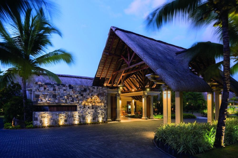 Paradis Beachcomber Golf Resort and Spa