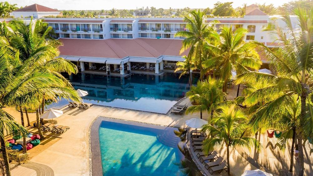 Mauricia Beachcomber Resort & Spa — 10