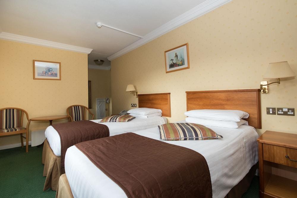 Elstead Hotel — 9