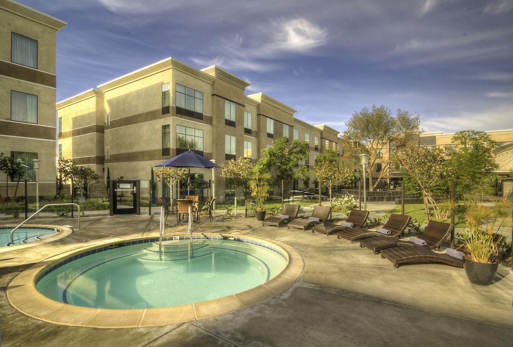 Holiday Inn Carlsbad — 8