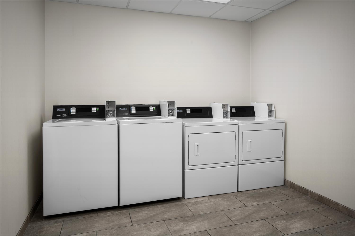 Hampton Inn Butte — 9