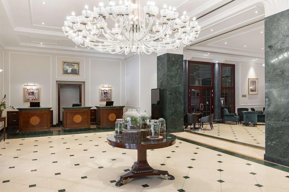 RADISSON BLU CARLTON — 7