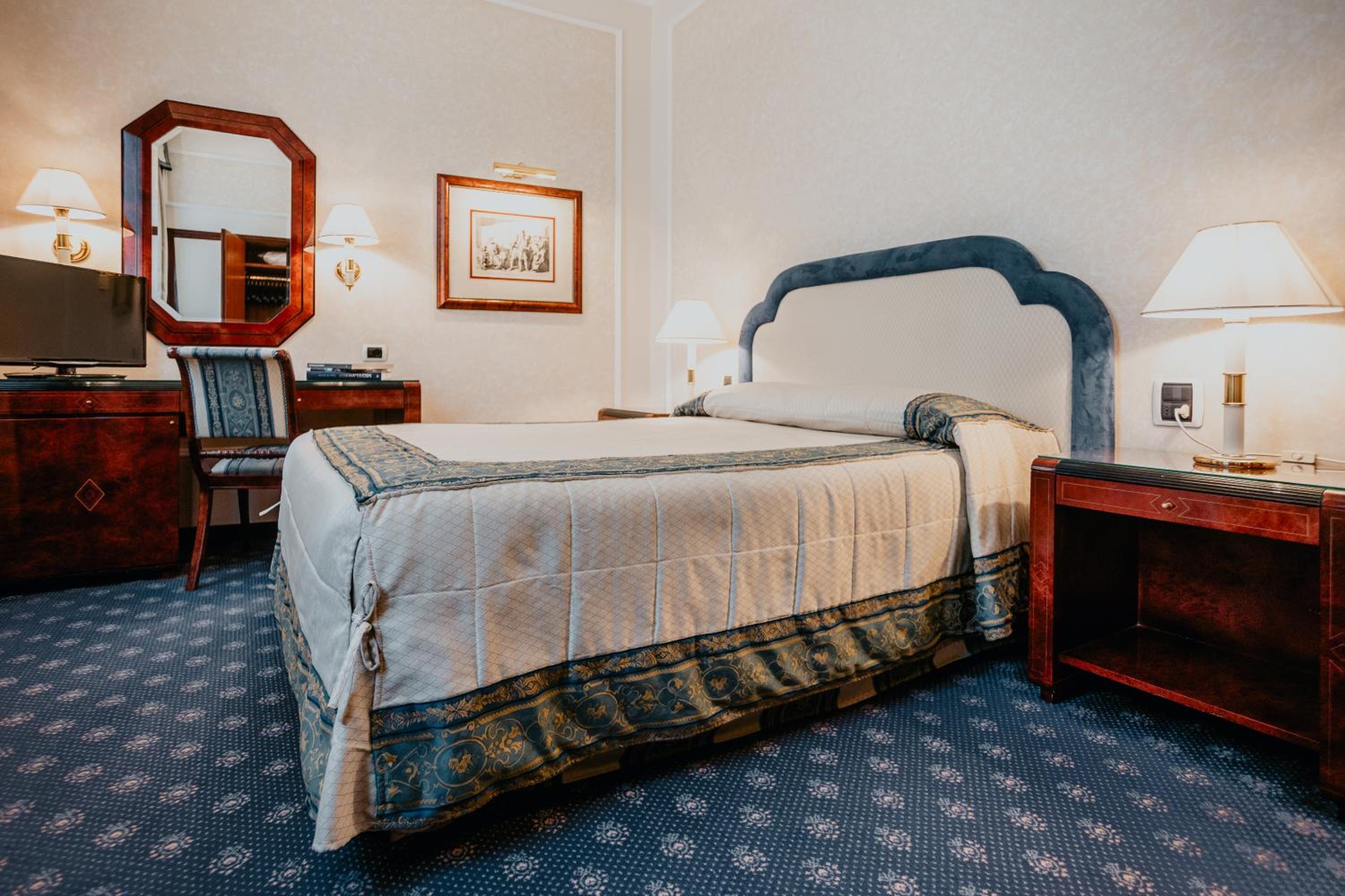 Hotel De La Ville — 2