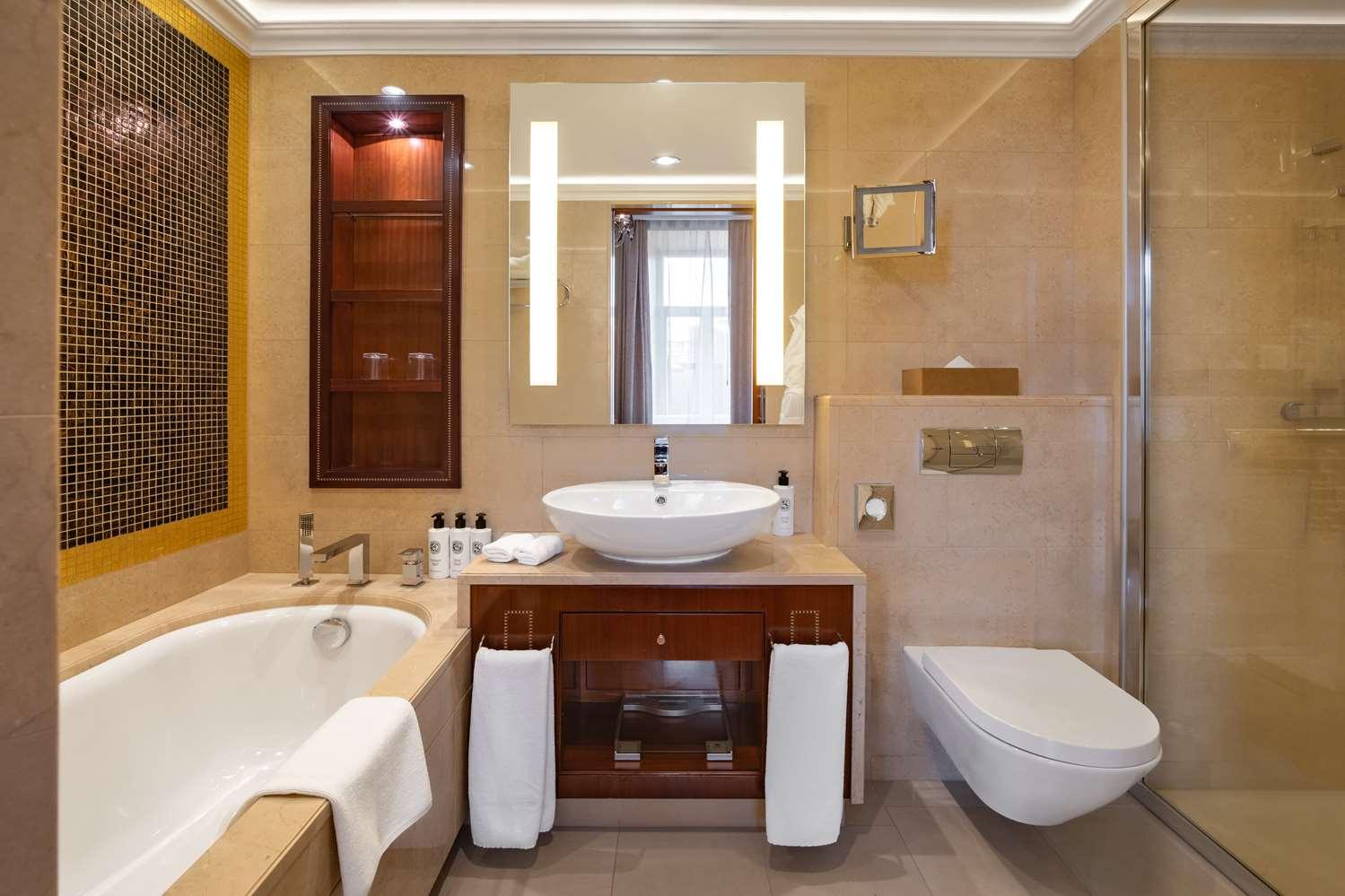 Grand Hotel Vilnius, Curio Collection by Hilton 925525