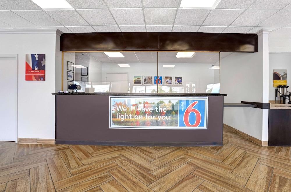 Motel6 Jacksonville, NC — 4
