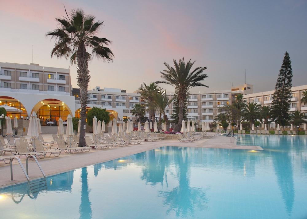 LOUIS PHAETHON BEACH HOTEL — 10