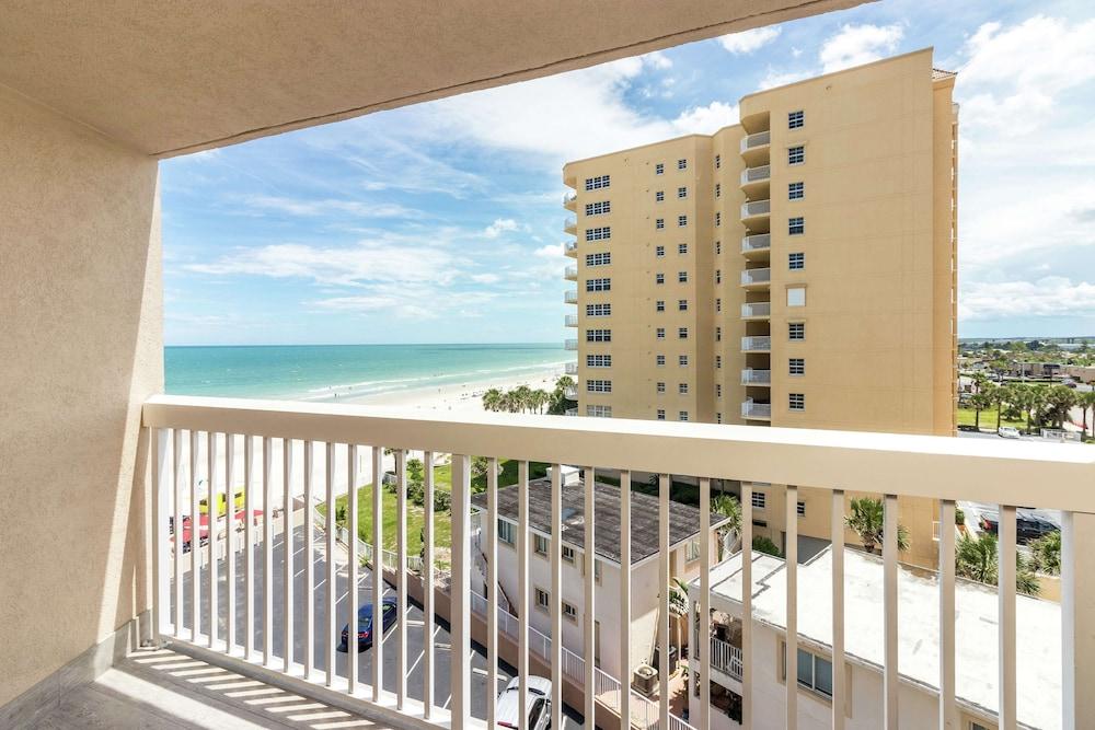 Hampton Inn Daytona Shores-Oceanfront — 7