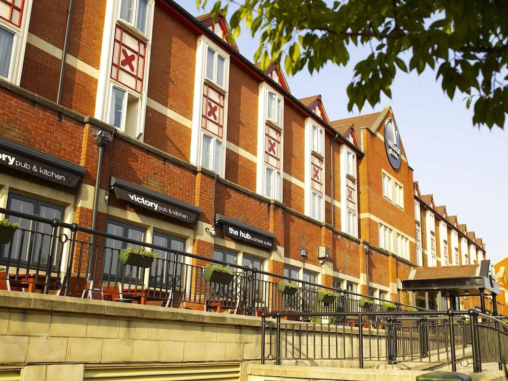 Village Cardiff - Hotel & Leisure Club