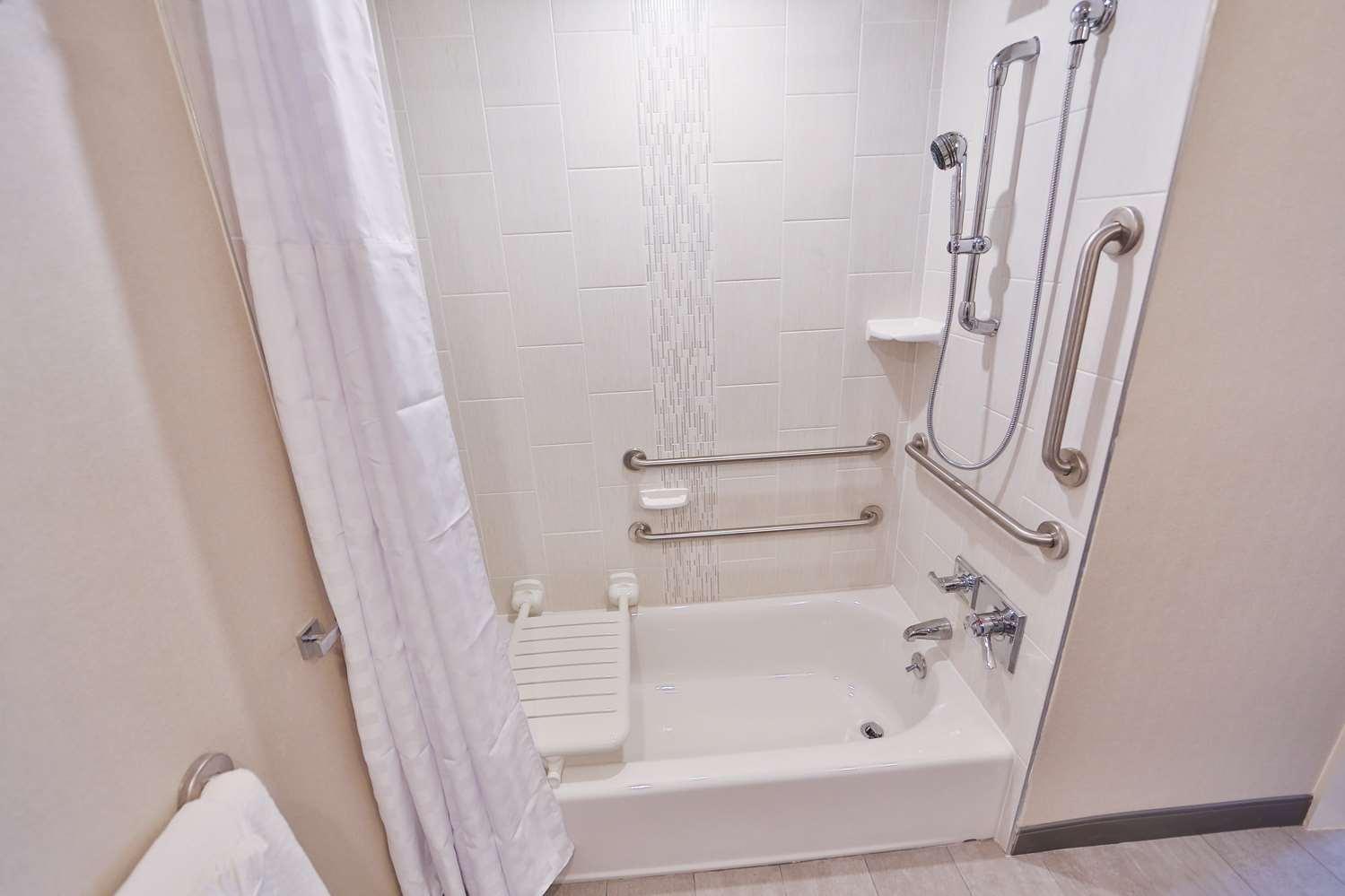 Doubletree By Hilton Alpharetta