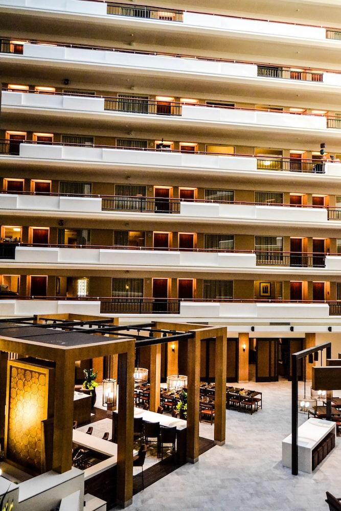 Embassy Suites by Hilton Austin Downtown South Congress — 7