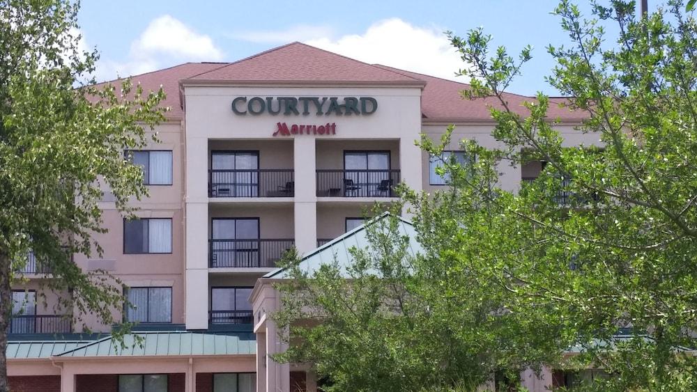Courtyard Decatur — 2