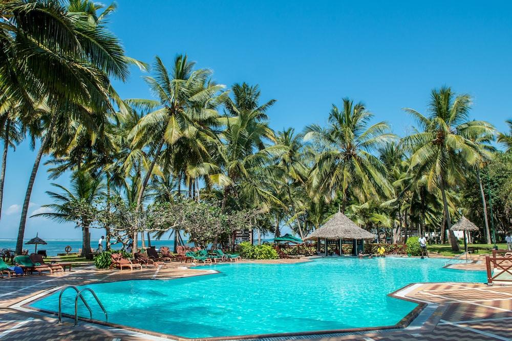 Serena Beach Hotel and Spa 16434 — 8