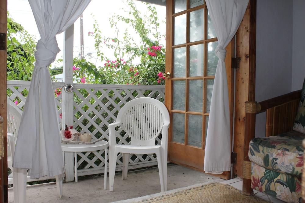 Tingum Village Hotel — 3