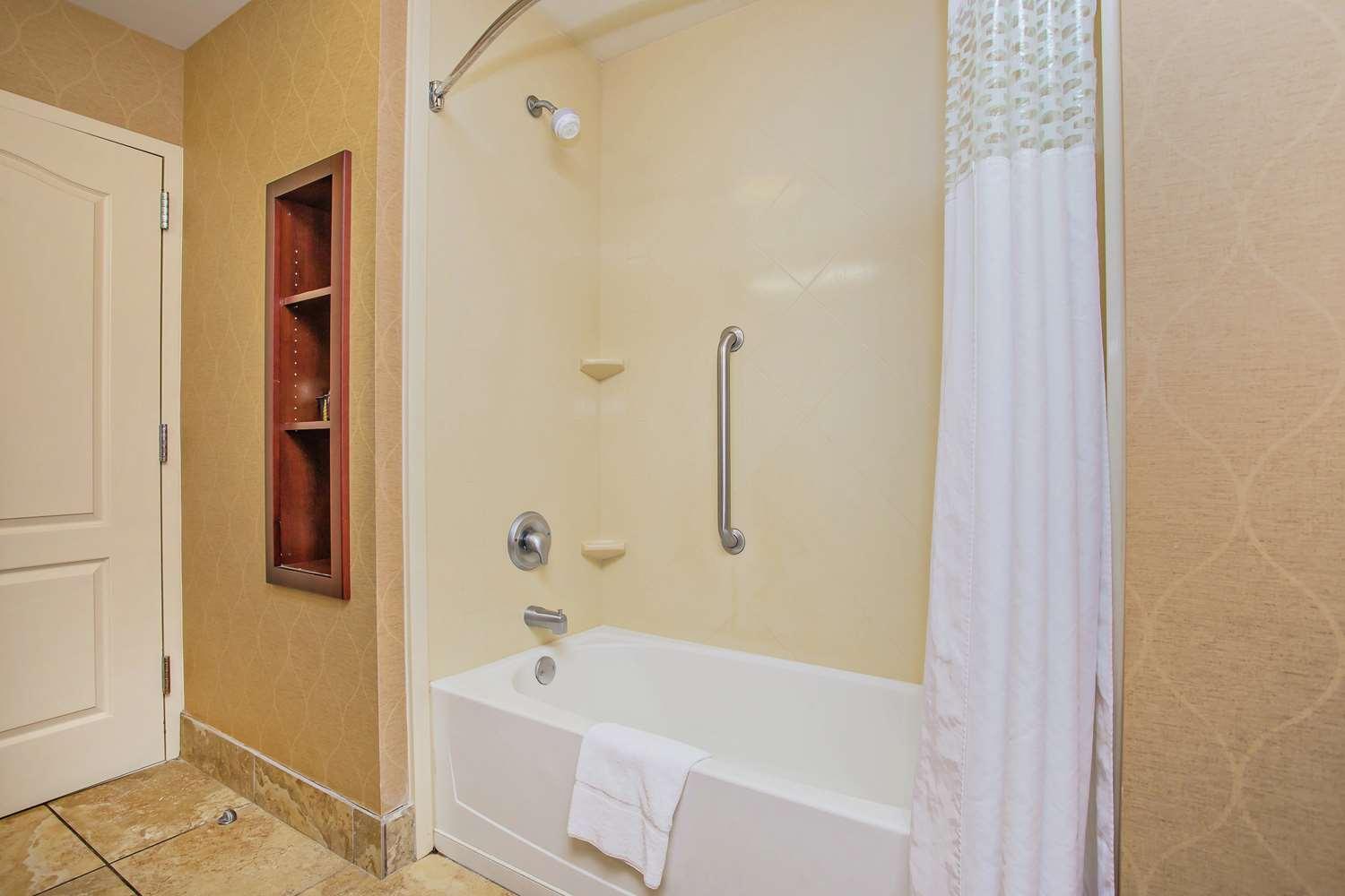 Hampton Inn and Suites Sevierville at Stadium Drive — 2