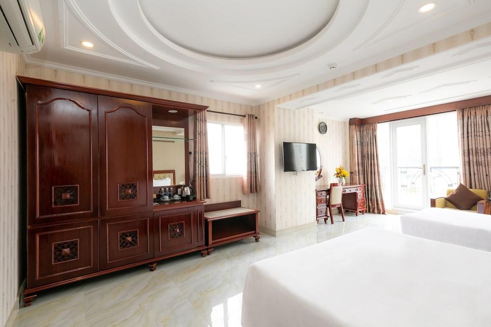 Bon Ami Hotel