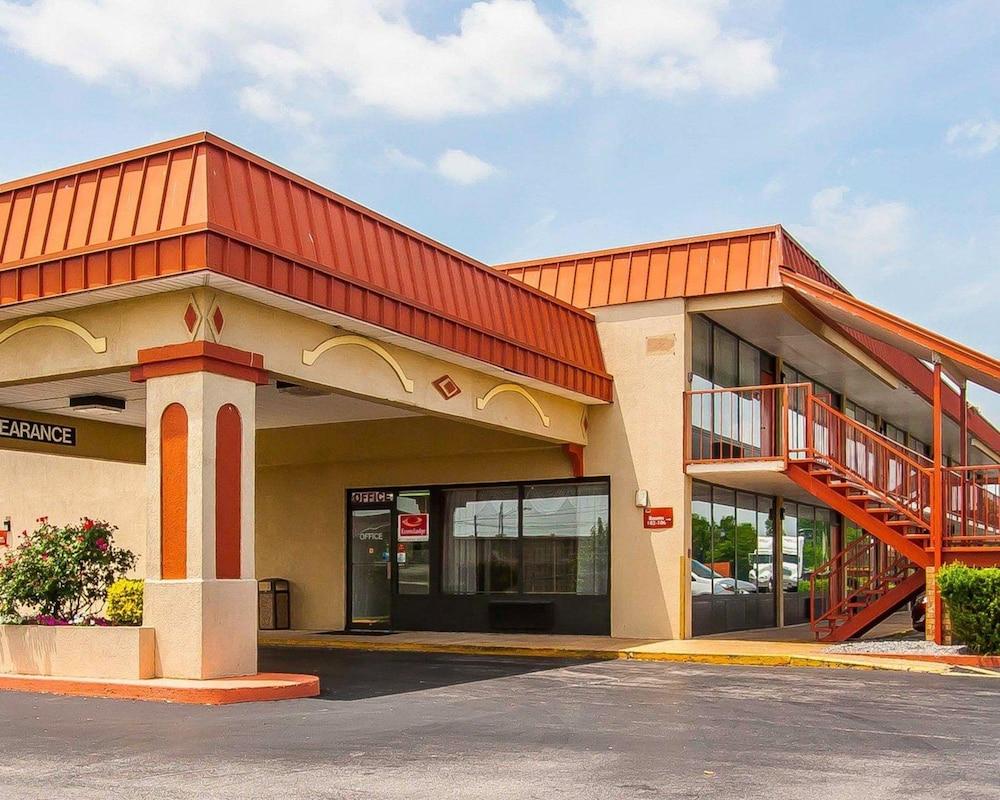 Econo Lodge Dyersburg I-155 — 3