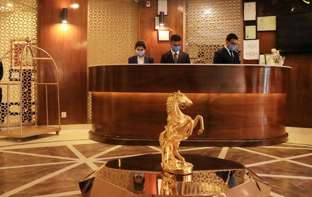 Hilton Suites (Local) 1004535 — 5