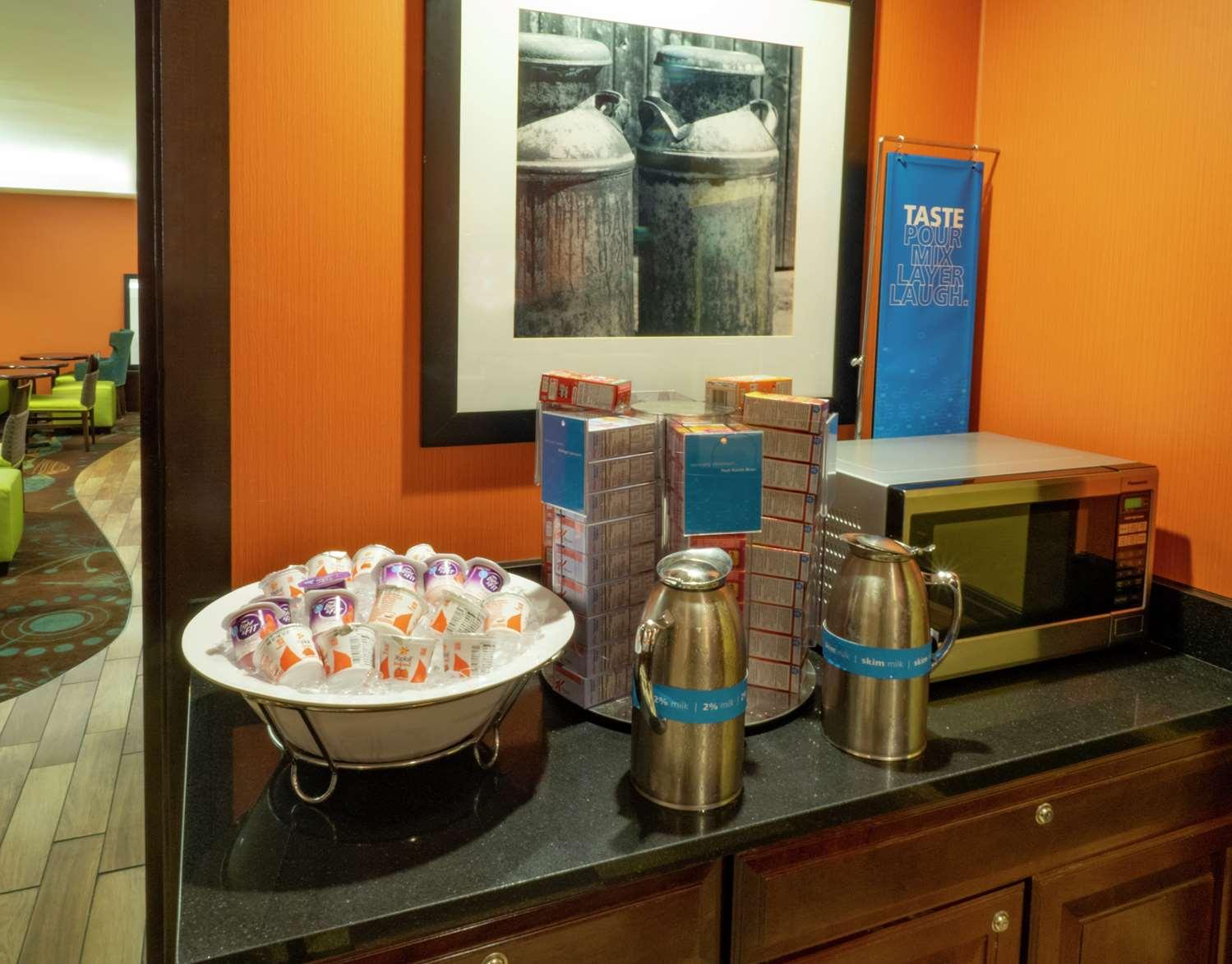 Hampton Inn Hazleton — 7