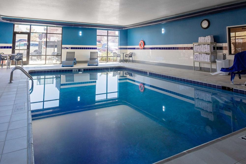 Hampton Inn Castle Rock — 4